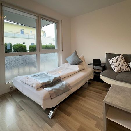 3 Zimmer Apartment In S-Bahn Naehe, 76 Qm, Max 5 Pers, 30Qm Dachterasse, Garage, Internet 1000 Mbit Gärtringen Exteriör bild