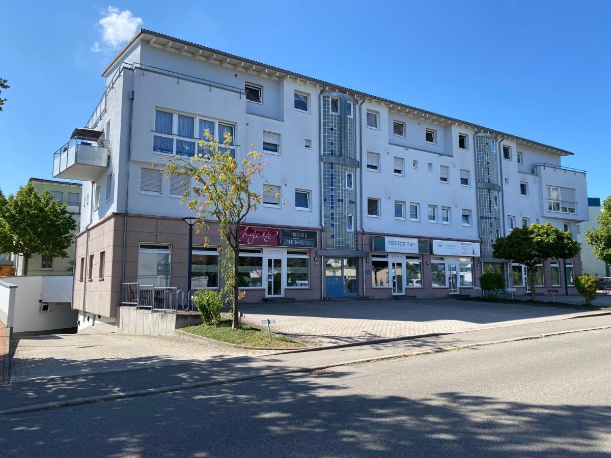 3 Zimmer Apartment In S-Bahn Naehe, 76 Qm, Max 5 Pers, 30Qm Dachterasse, Garage, Internet 1000 Mbit Gärtringen Exteriör bild