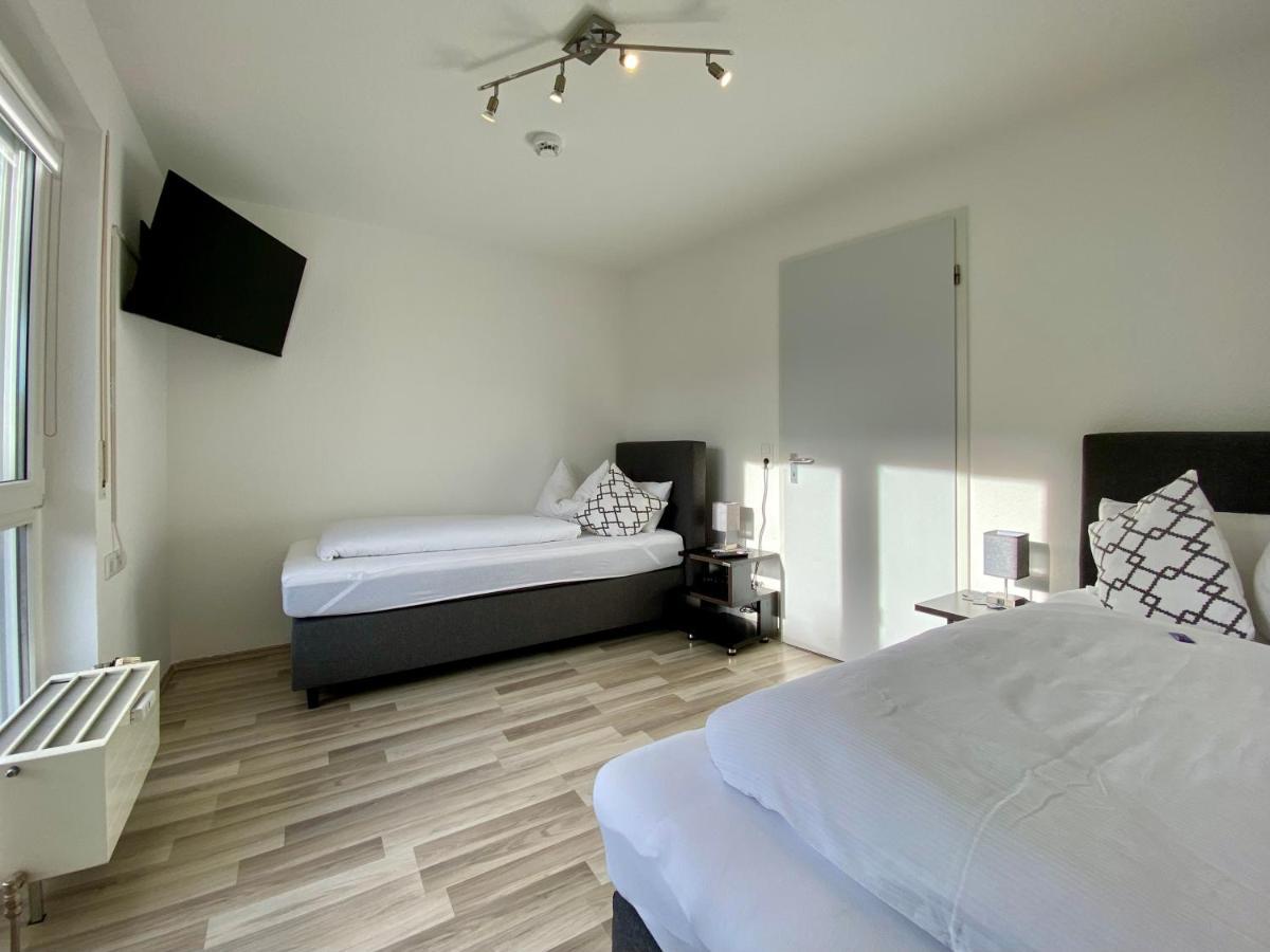 3 Zimmer Apartment In S-Bahn Naehe, 76 Qm, Max 5 Pers, 30Qm Dachterasse, Garage, Internet 1000 Mbit Gärtringen Exteriör bild