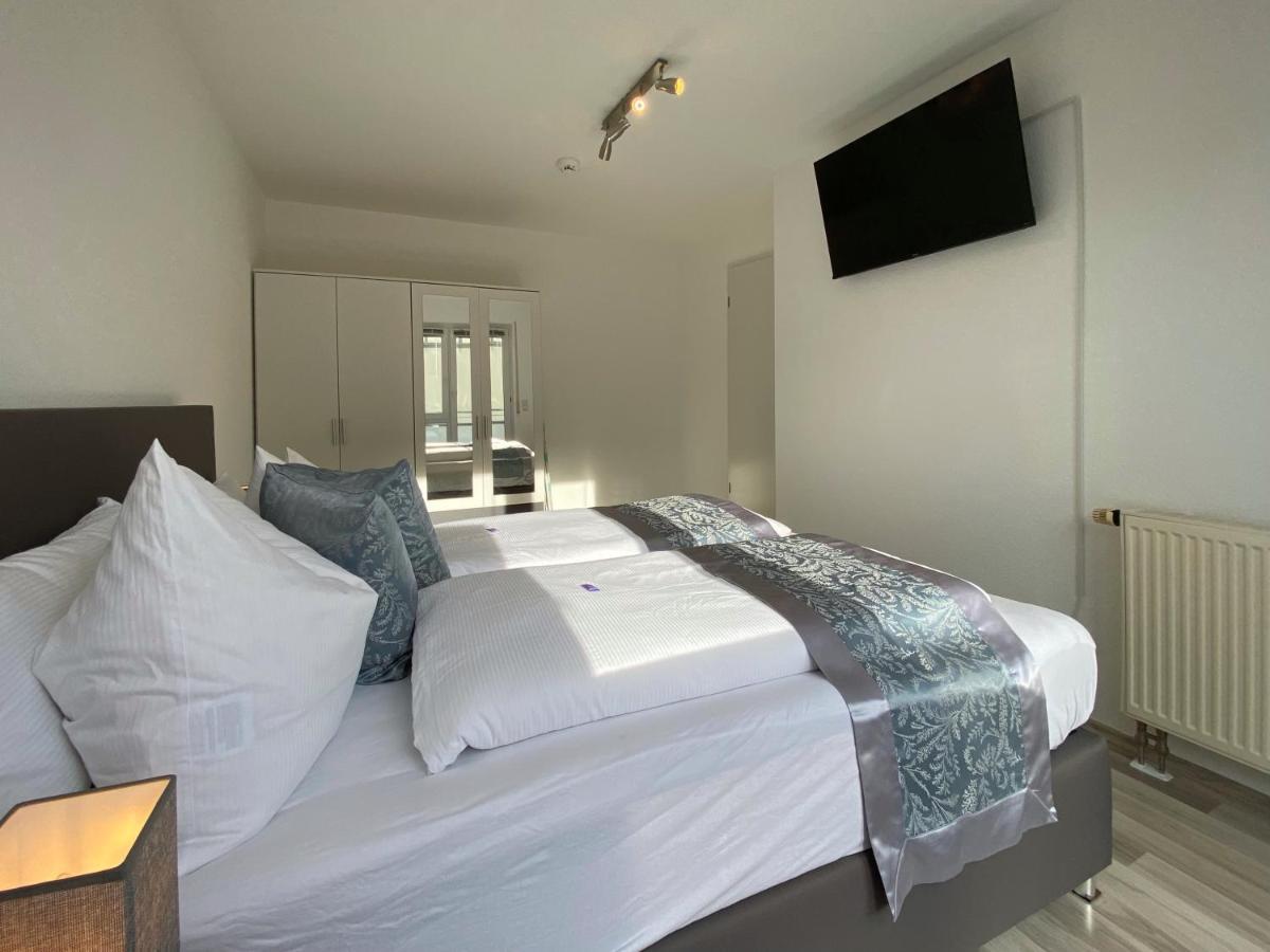 3 Zimmer Apartment In S-Bahn Naehe, 76 Qm, Max 5 Pers, 30Qm Dachterasse, Garage, Internet 1000 Mbit Gärtringen Exteriör bild