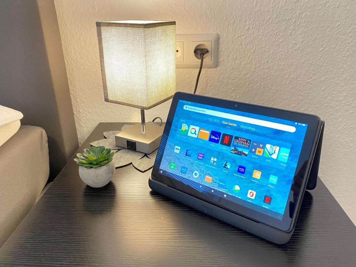 3 Zimmer Apartment In S-Bahn Naehe, 76 Qm, Max 5 Pers, 30Qm Dachterasse, Garage, Internet 1000 Mbit Gärtringen Exteriör bild